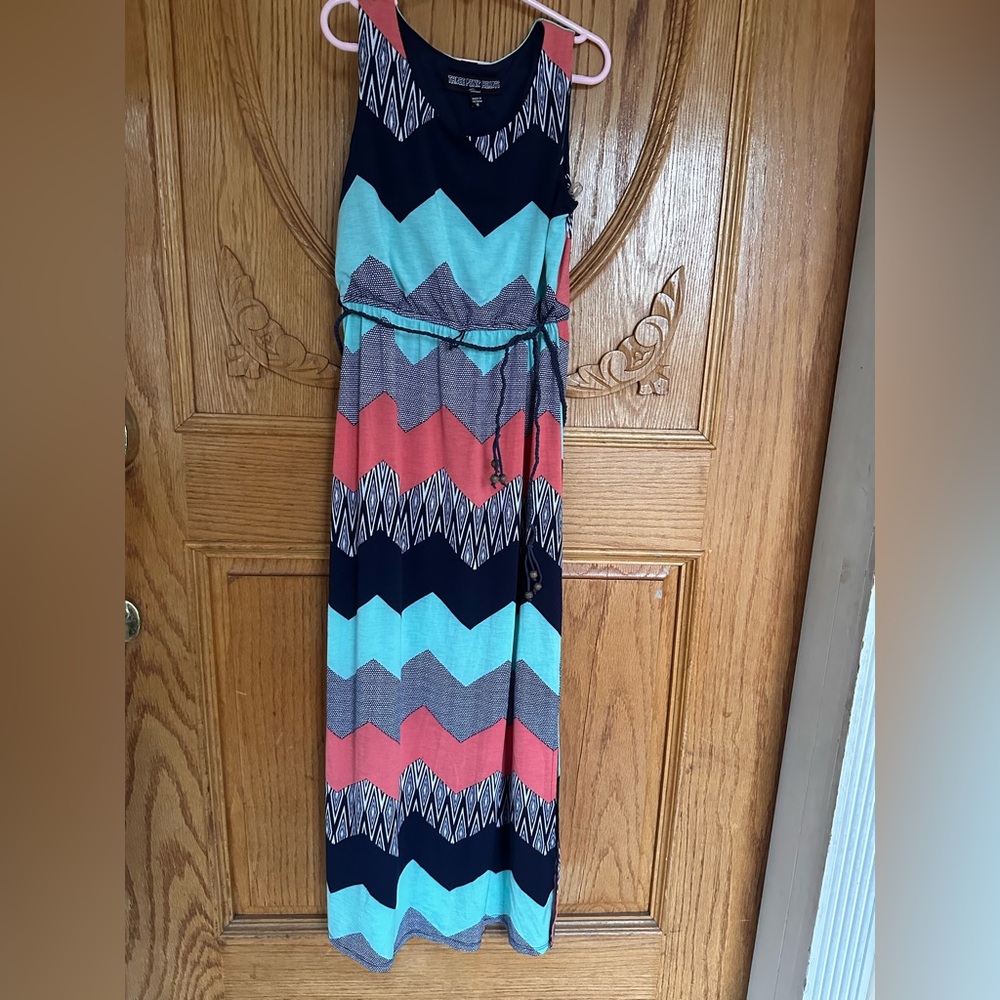 EUC 3 Pink Hearts Chevron Maxi Dress